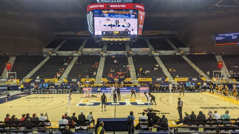 File:Pensacola Bay Center 755.jpg