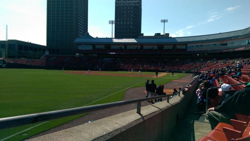 File:Sahlen Field 279.jpg