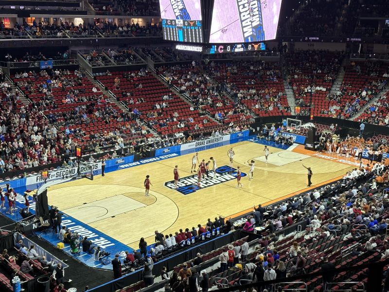 File:Caseys Center 1220.jpeg