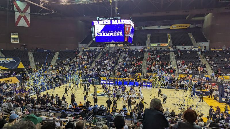 File:Pensacola Bay Center 1060.jpg