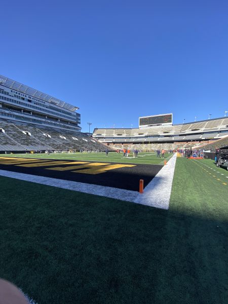 File:Kinnick Stadium 974.jpg
