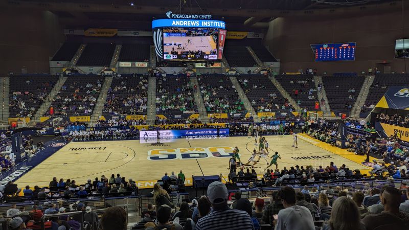 File:Pensacola Bay Center 1059.jpg