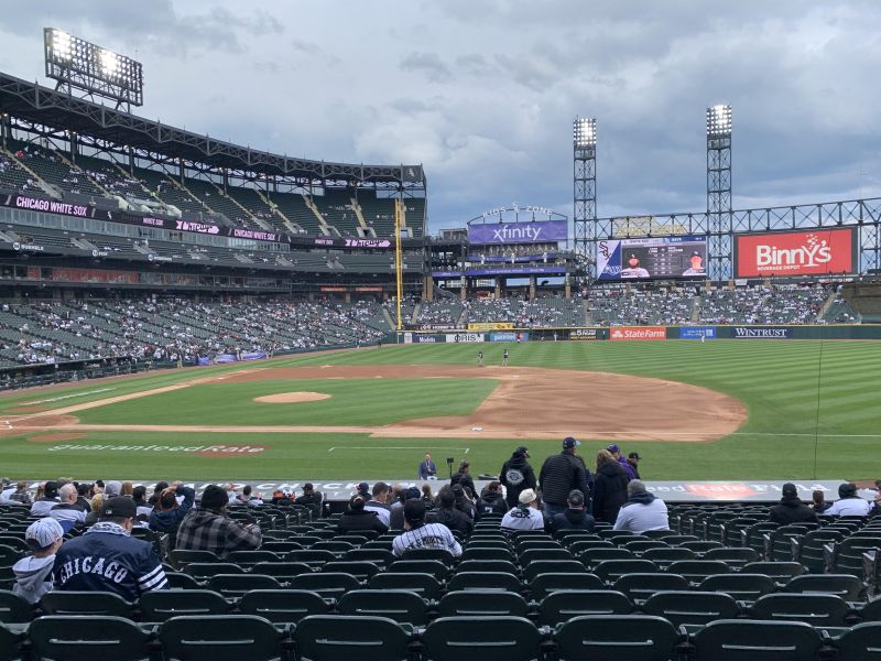 File:Guaranteed Rate Field 816.jpg