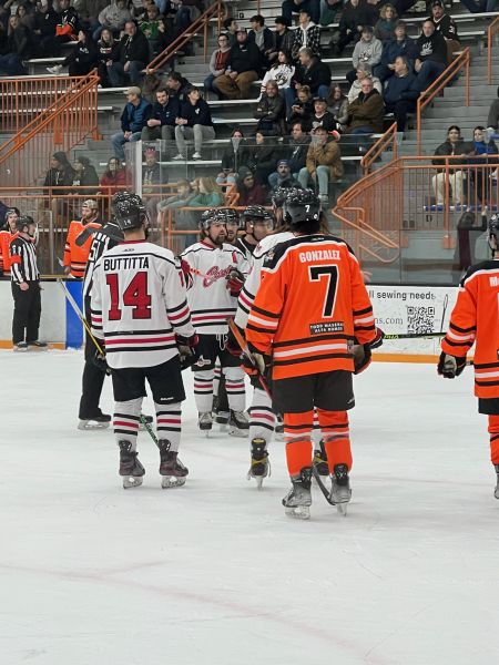 File:Danbury Ice Arena 736.jpg