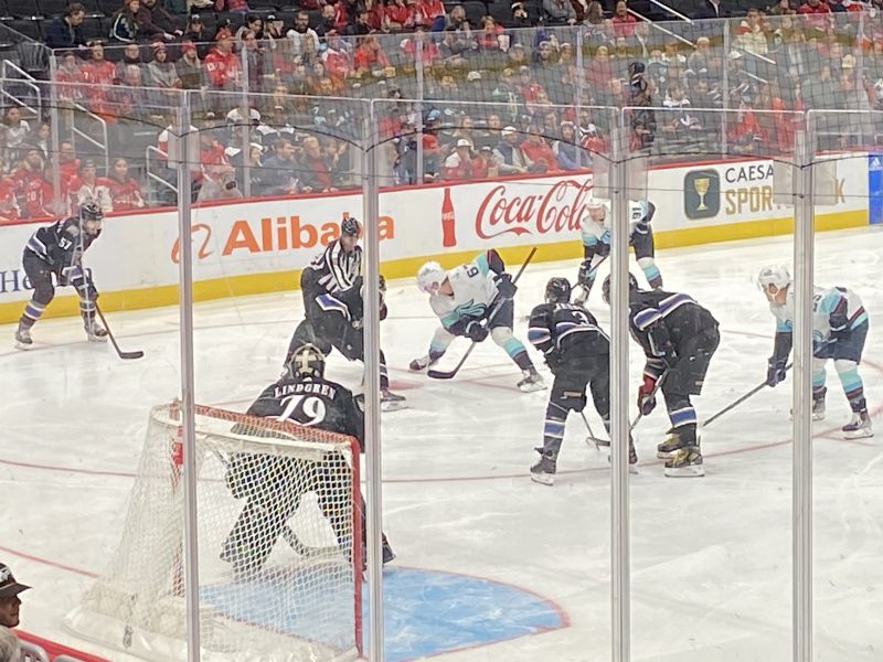 File:Capital One Arena 696.jpg