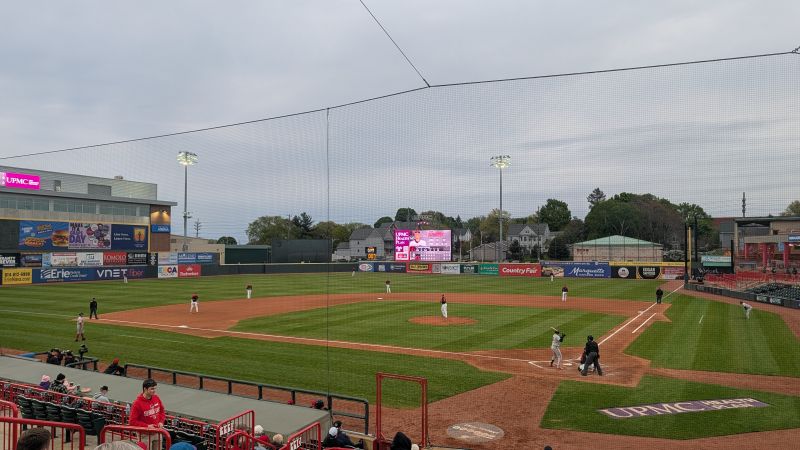 File:UPMC Park 1645.jpg