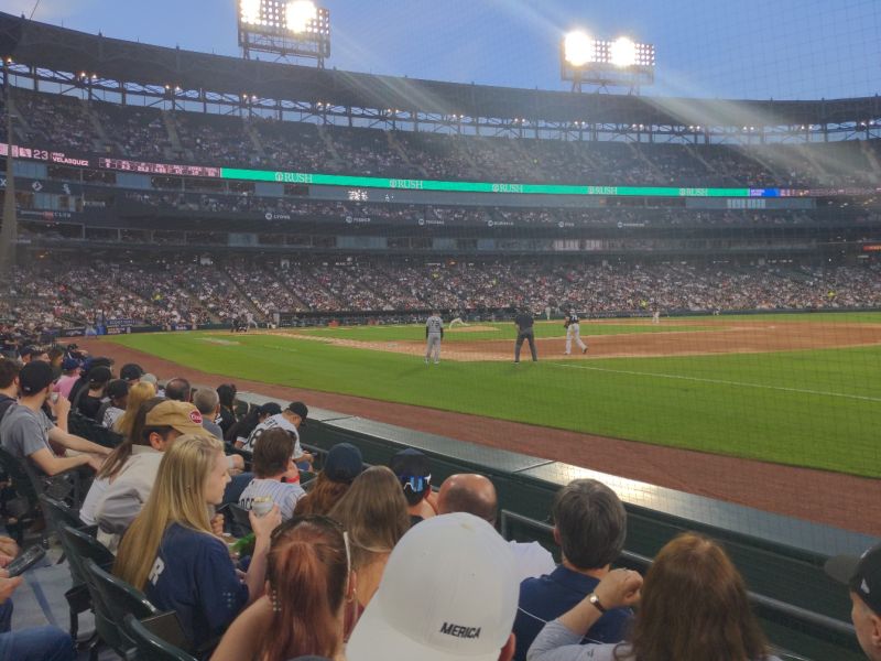 File:Guaranteed Rate Field 363.jpg